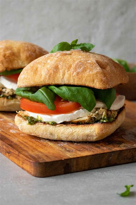 How many protein are in the caprese (chicken) - calories, carbs, nutrition