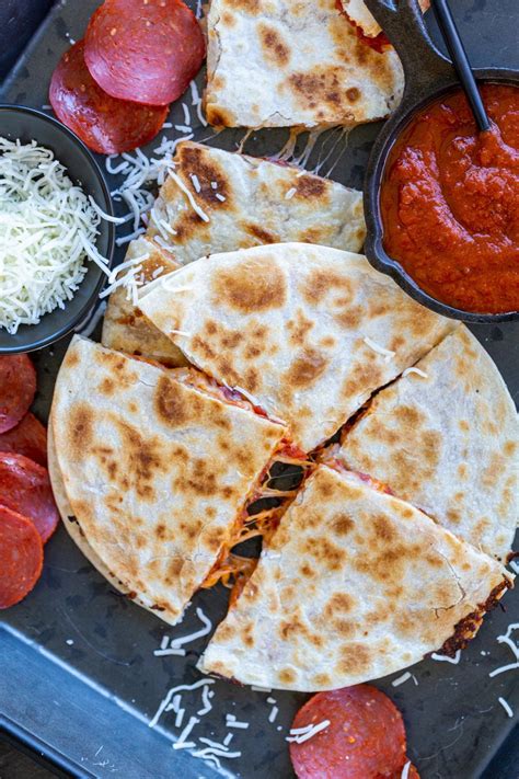 How many protein are in the max beef pizza quesadilla - calories, carbs, nutrition