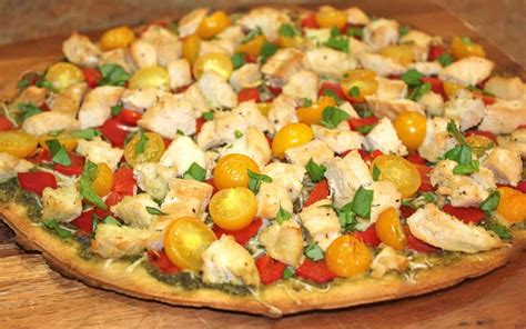 How many protein are in thin crust chicken with pesto pizza - calories, carbs, nutrition