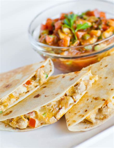 How many protein are in three cheese chicken quesadilla - calories, carbs, nutrition