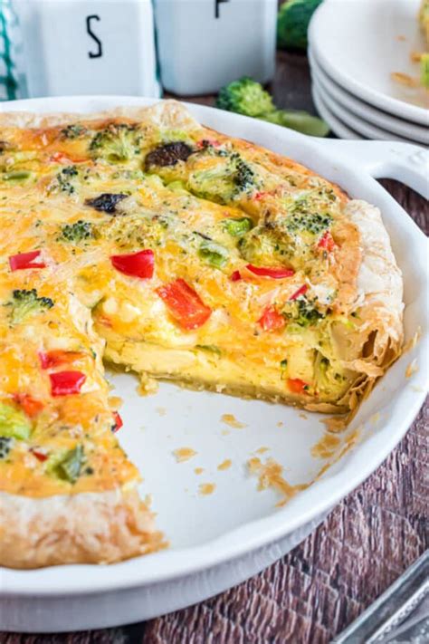 How many protein are in thursday's collaboration breakfast with veggie and cheese quiche - calories, carbs, nutrition