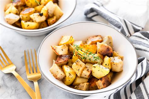 How many protein are in thyme roasted potatoes - calories, carbs, nutrition