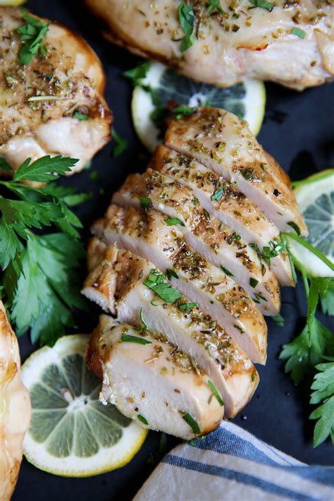 How many protein are in thyme-marinated chicken breast - calories, carbs, nutrition