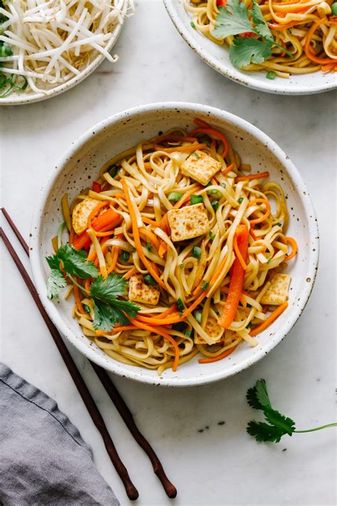How many protein are in tofu and vegetable lo mein - calories, carbs, nutrition