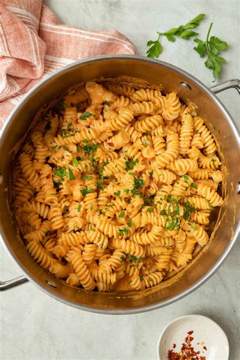 How many protein are in tomato and cheese pasta bake - calories, carbs, nutrition