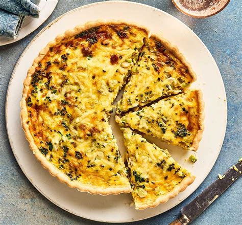 How many protein are in tomato and sweet onion quiche - calories, carbs, nutrition