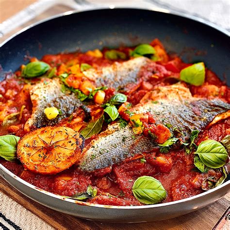 How many protein are in tomato basil baked sea bass - calories, carbs, nutrition