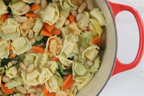 How many protein are in tortellini beans and greens soup - calories, carbs, nutrition