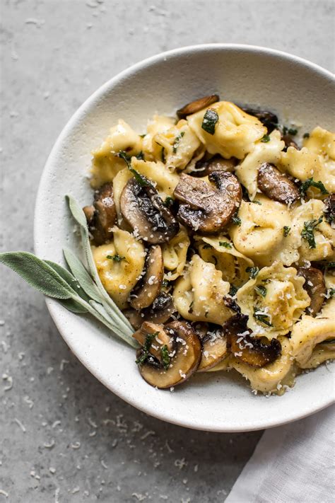 How many protein are in tortellini w/mushrooms/parsnips - calories, carbs, nutrition