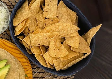 How many protein are in totopos de maiz - calories, carbs, nutrition