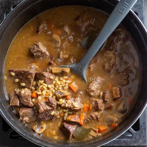 How many protein are in traditional beef barley soup - calories, carbs, nutrition