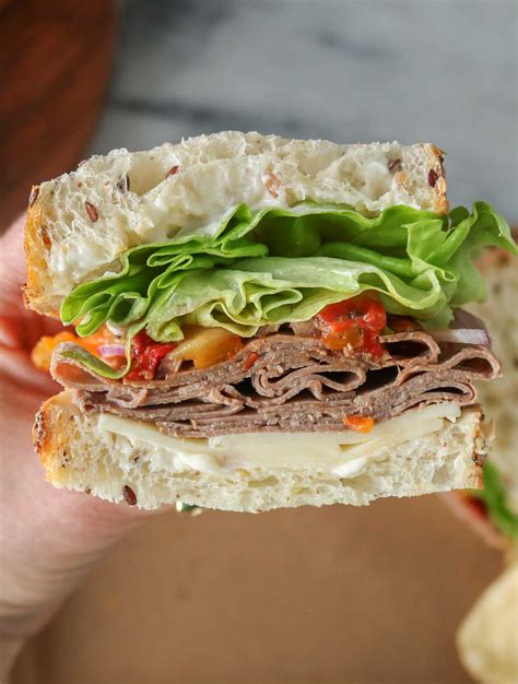 How many protein are in traditional roast beef sandwich - calories, carbs, nutrition