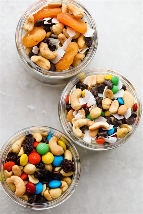 How many protein are in trail mix (knapsack) - calories, carbs, nutrition