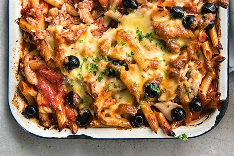 How many protein are in tuna pasta bake - calories, carbs, nutrition