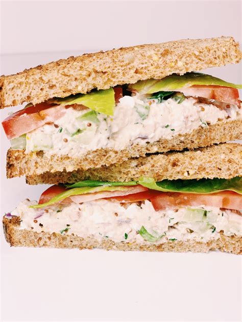 How many protein are in tuna salad sandwich no gluten - calories, carbs, nutrition