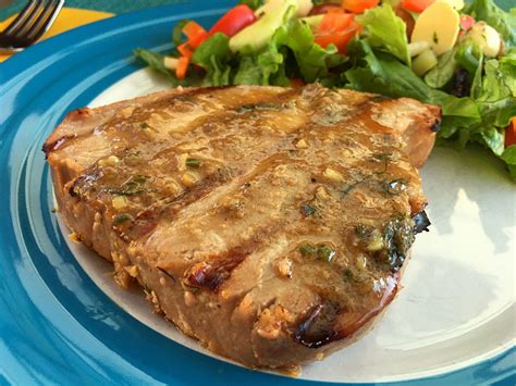 How many protein are in tuna steak grillade - calories, carbs, nutrition