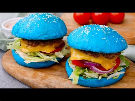 How many protein are in turkey burger blue cheese bun (32409.11) - calories, carbs, nutrition