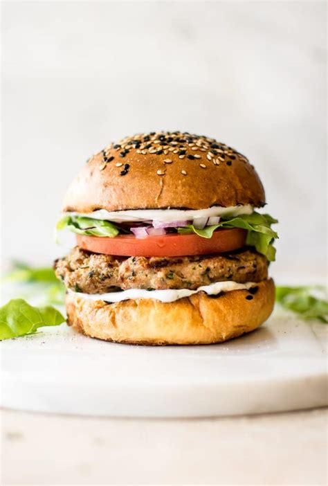 How many protein are in turkey burger on white bun - calories, carbs, nutrition