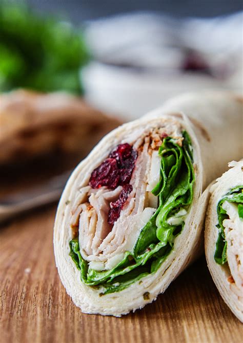 How many protein are in turkey cranberry club wrap - calories, carbs, nutrition