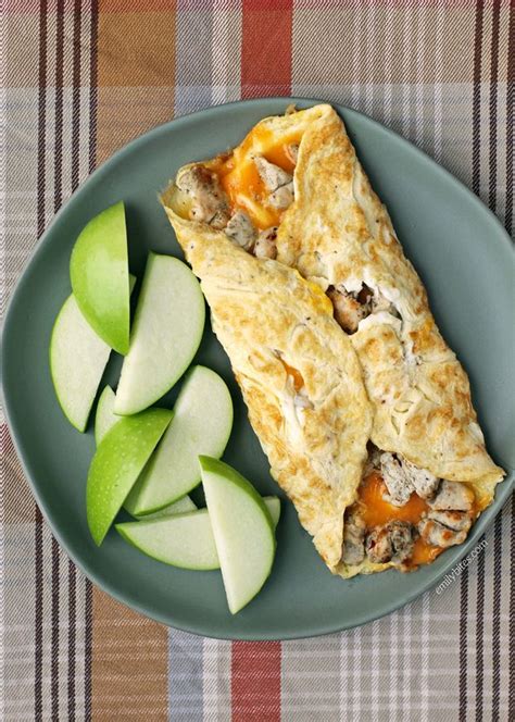 How many protein are in turkey sausage and swiss omelet - calories, carbs, nutrition