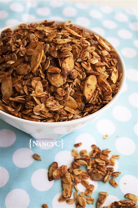 How many protein are in vanilla almond granola - calories, carbs, nutrition