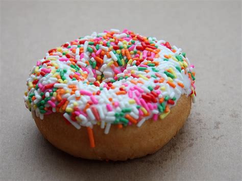 How many protein are in vanilla frosted donut - calories, carbs, nutrition