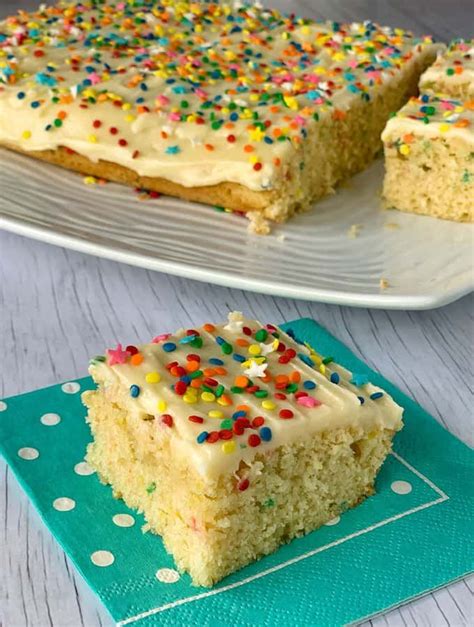 How many protein are in vanilla sprinkle cake - calories, carbs, nutrition