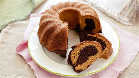 How many protein are in vegan marbled bundt cake - calories, carbs, nutrition