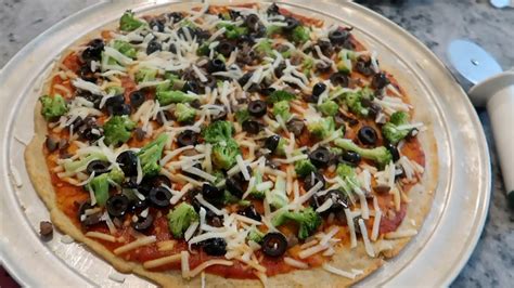 How many protein are in vegan pizza - calories, carbs, nutrition