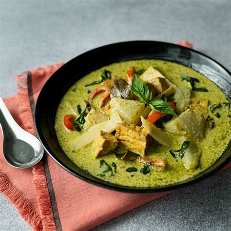 How many protein are in vegan thai curry - calories, carbs, nutrition