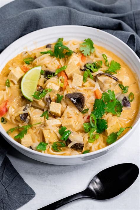 How many protein are in vegan thai tom kha broth (62187.32) - calories, carbs, nutrition