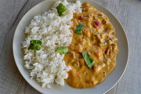 How many protein are in vegetable curry with jasmine rice - calories, carbs, nutrition