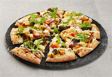 How many protein are in vegetable deluxe pizza - calories, carbs, nutrition