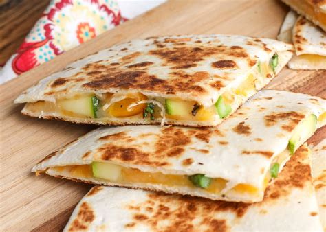 How many protein are in vegetable quesadilla - calories, carbs, nutrition