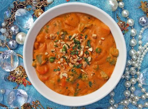 How many protein are in vegetables navratan korma monsoon 1 cup - calories, carbs, nutrition