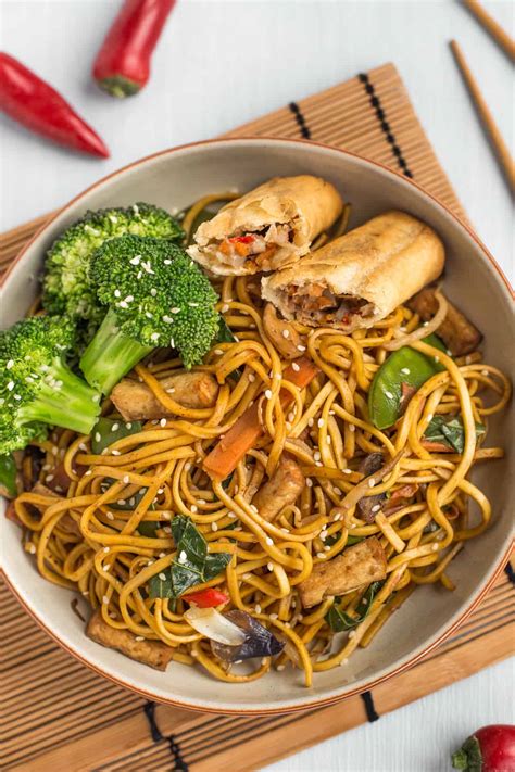 How many protein are in vegetarian chow mein - calories, carbs, nutrition