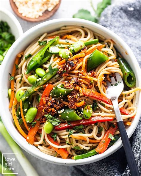 How many protein are in vegetarian sesame noodle salad - calories, carbs, nutrition