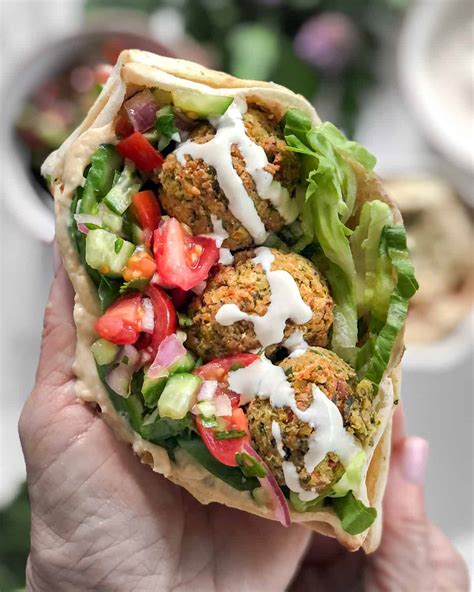 How many protein are in veggie falafel sandwich - calories, carbs, nutrition