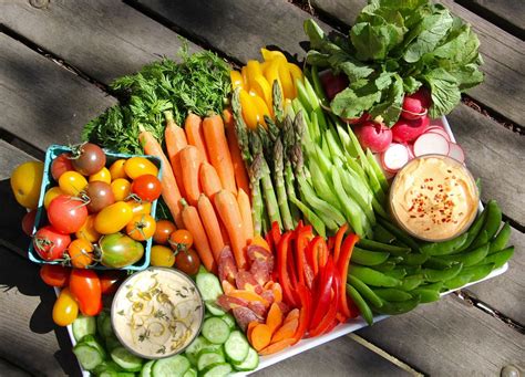 How many protein are in veggie tray - calories, carbs, nutrition