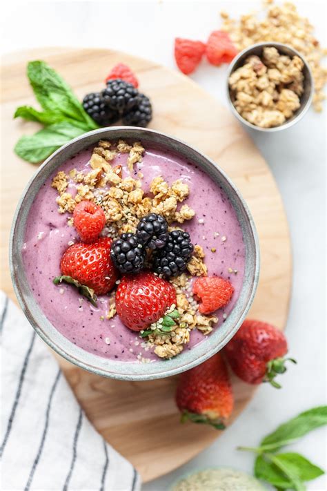 How many protein are in very berry smoothie bowl - calories, carbs, nutrition