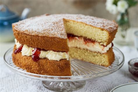 How many protein are in victoria sponge - calories, carbs, nutrition