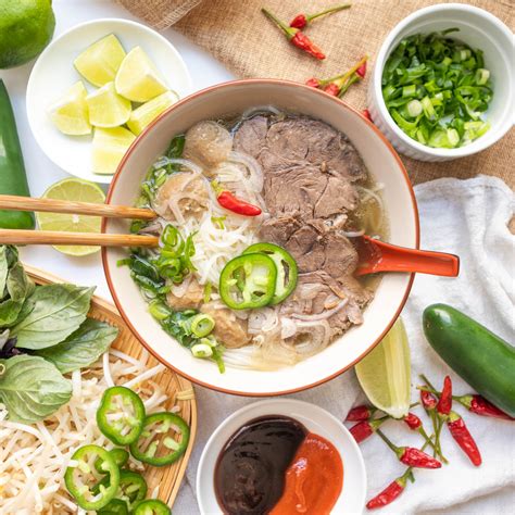 How many protein are in vietnamese beef and noodle soup (pho) - calories, carbs, nutrition