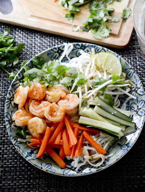 How many protein are in vietnamese noodle bowl with shrimp - calories, carbs, nutrition