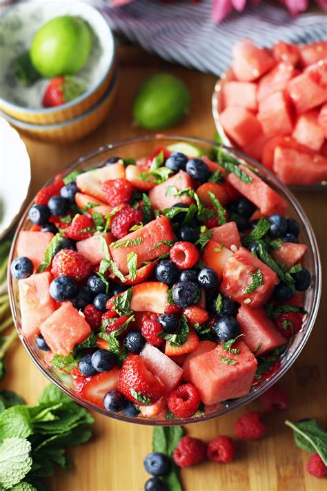 How many protein are in watermelon berry salad - calories, carbs, nutrition