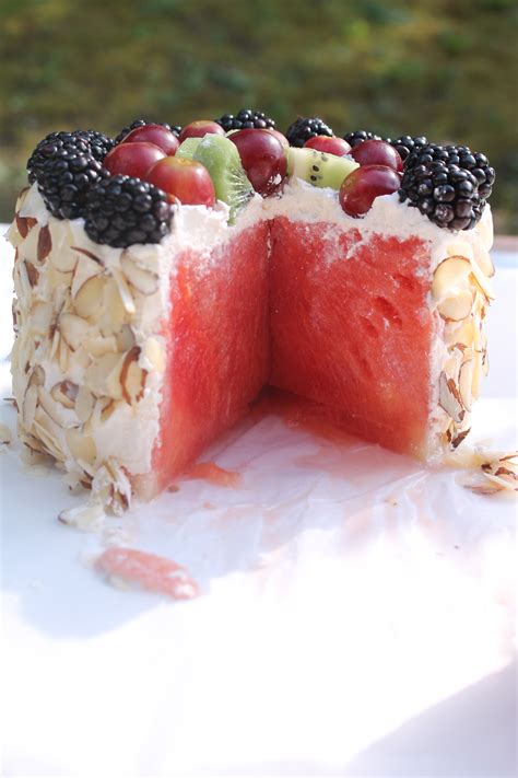 How many protein are in watermelon cake - calories, carbs, nutrition