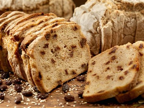 How many protein are in wheat raisin bread - calories, carbs, nutrition