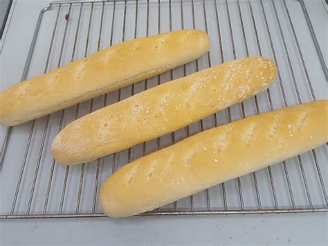 How many protein are in white baguette with butter - calories, carbs, nutrition