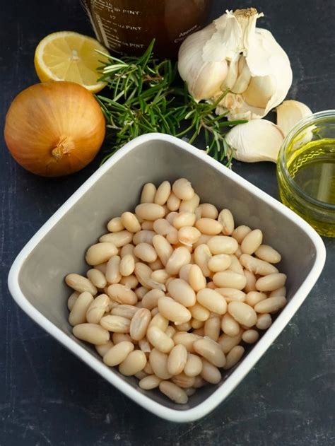 How many protein are in white bean herb puree - calories, carbs, nutrition