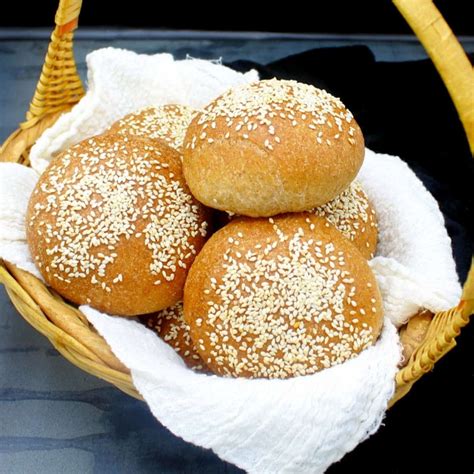 How many protein are in whole wheat hamburger bun (1646.1) - calories, carbs, nutrition