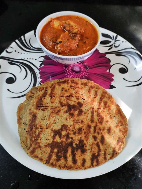 How many protein are in whole wheat naan - calories, carbs, nutrition